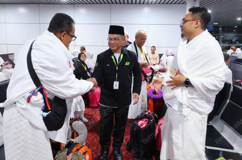 DATUK DR MOHD NA'IM MOKHTAR