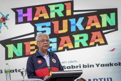 DATUK SERI ISMAIL SABRI YAAKOB