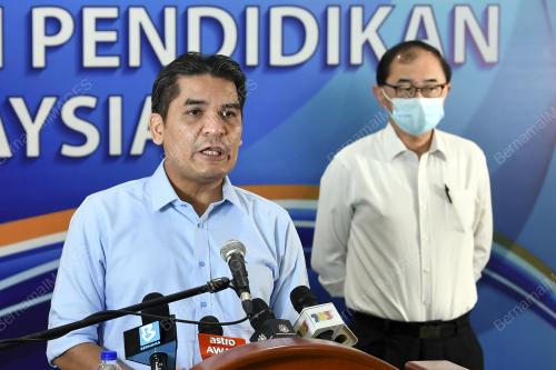 DR MOHD RADZI MD JIDIN