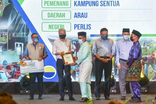 DATUK SERI ISMAIL SABRI YAAKOB