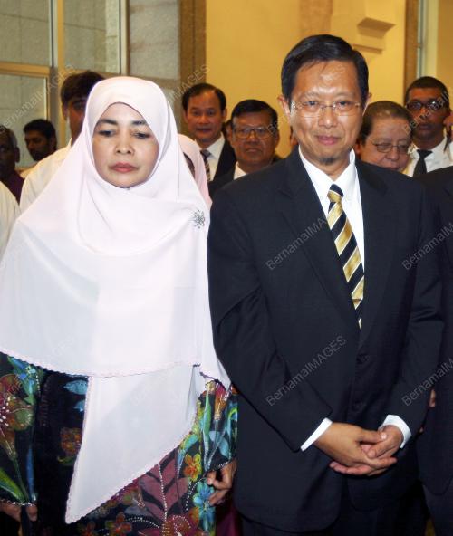 MOHD NIZAR JAMALUDDIN