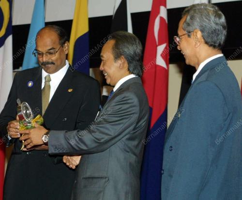 SAMSUDIN OSMAN