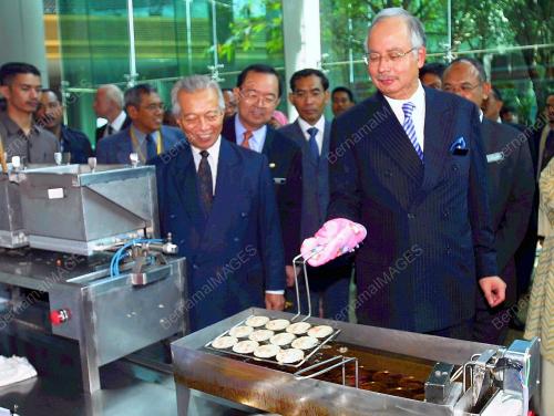 MOHD NAJIB TUN ABDUL RAZAK