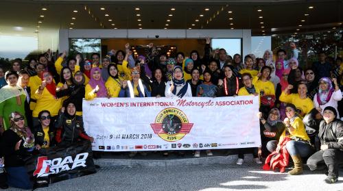 PTJ01_09032018_WANITA_MOTOSIKAL_BN201803081264