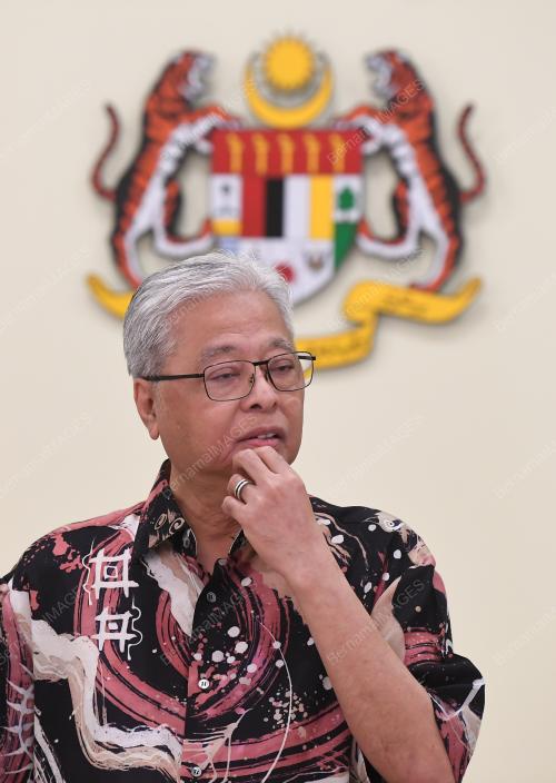 DATUK SERI ISMAIL SABRI YAAKOB