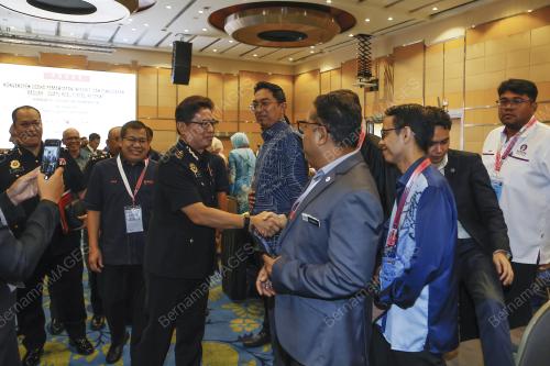 TAN SRI AZAM BAKI