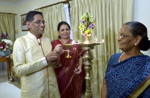 PTJ01_09112015_DEEPAVALI