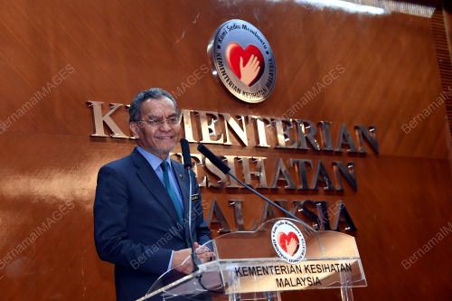 DATUK SERI DR DZULKEFLY AHMAD