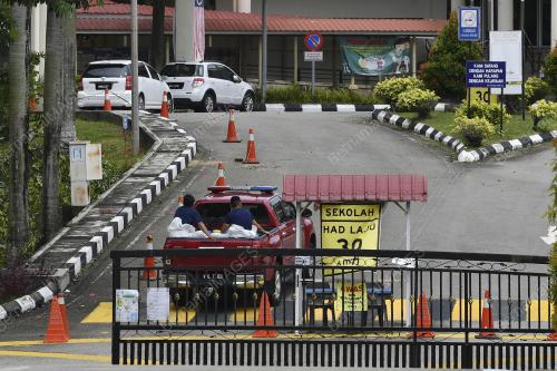 SANITASI DI SK PUTRAJAYA PRESINT 8(1)