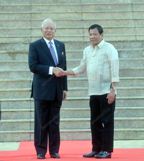 PTJ01_10112016_NAJIB_DUTERTE