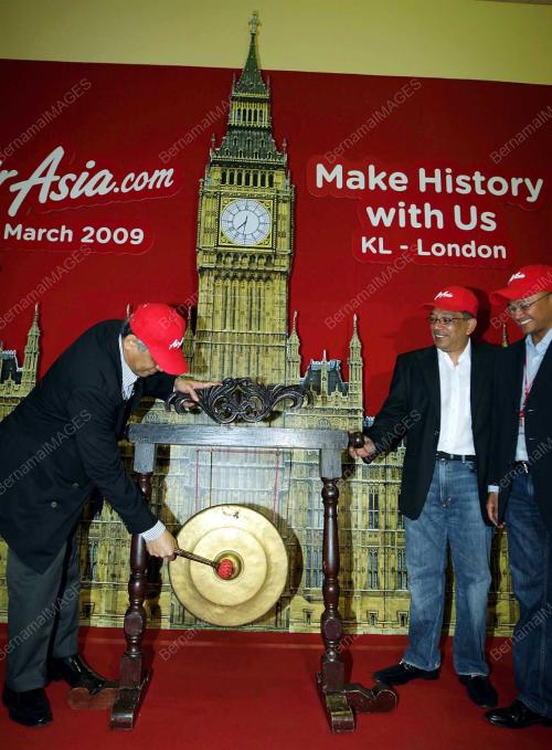 AIRASIA X FLIGHT TO LONDON