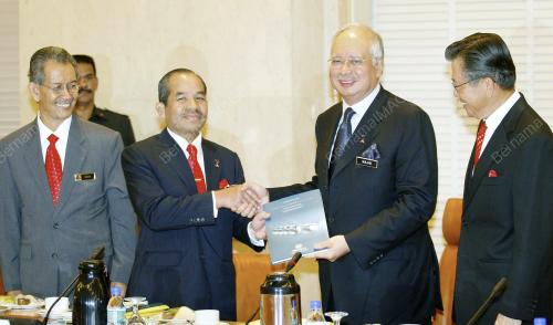 MOHD NAJIB TUN ABDUL RAZAK