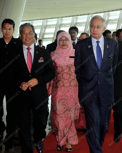 PTJ01_11032013_PENJAWAT