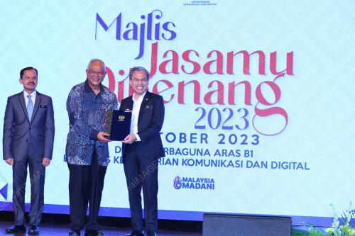 FAHMI FADZIL