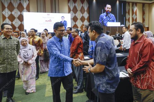 AKMAL NASRULLAH MOHD NASIR