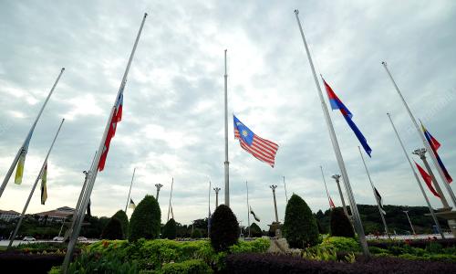 PTJ01_12092017_BENDERA