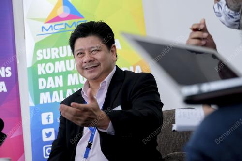 DR. FADHULLAH SUHAIMI ABDUL MALEK