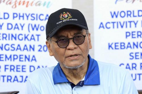 DATUK SERI DR. DZULKEFLY AHMAD