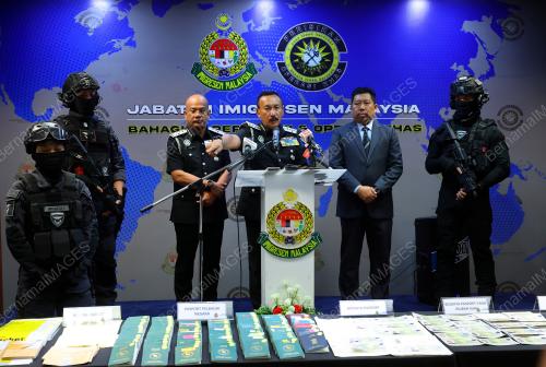 DATUK RUSLIN JUSOH