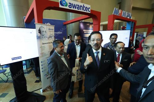 TAN SRI MOHD ZUKI ALI