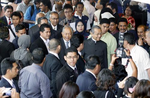 MAHATHIR MOHAMAD