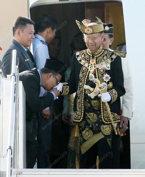 TUANKU ABDUL HALIM MU`ADZAM SHAH