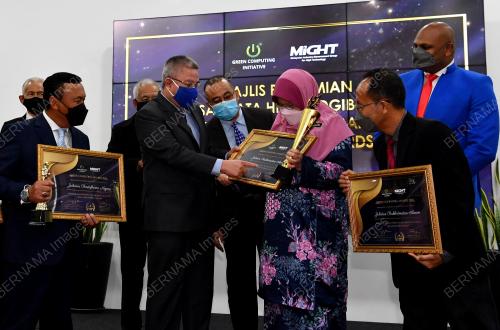DATUK SERI DR ADHAM BABA