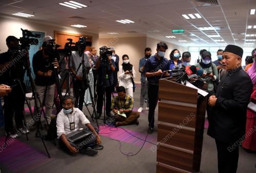 DATUK SERI TUAN IBRAHIM TUAN MAN