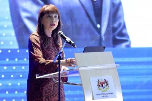 LIM HUI YING