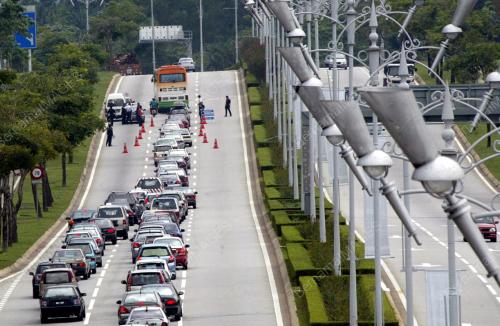 SEKATAN JALAN RAYA