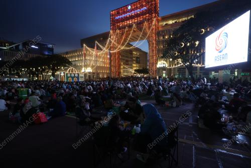 BERBUKA PUASA DI DATARAN PUTRAJAYA