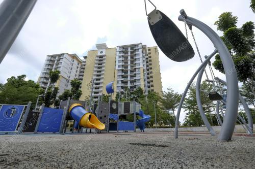 TAMAN PERMAINAN KANAK-KANAK LENGANG