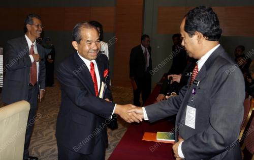 TAN SRI MOHD SIDEK HASSAN