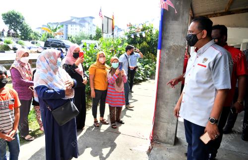 DATUK SERI REEZAL MERICAN NAINA MERICAN