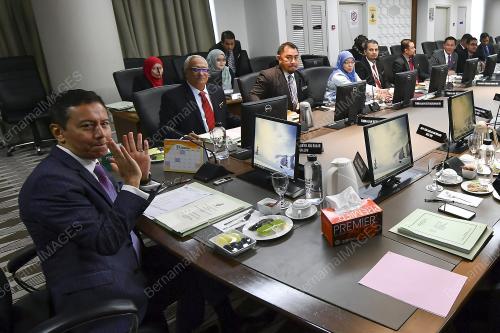 DATUK AZHAR AZIZAN HARUN
