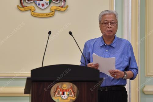 DATUK SERI ISMAIL SABRI YAAKOB