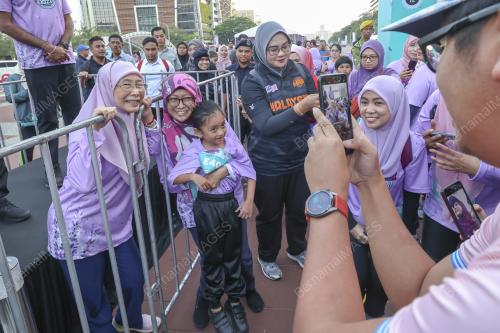 DATUK SERI DR WAN AZIZAH WAN ISMAIL