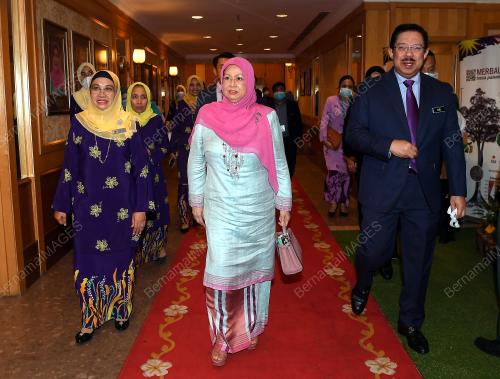 PUAN SRI NOORAINEE ABDUL RAHMAN
