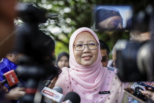 DR ZALIHA MUSTAFA