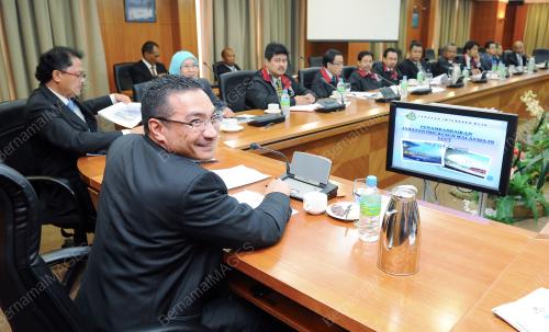 DATUK SERI HISHAMUDDIN TUN HUSSEIN