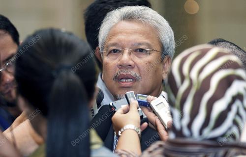 AHMAD HUSNI HANADZLAH