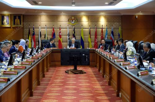 DATUK SERI ISMAIL SABRI YAAKOB