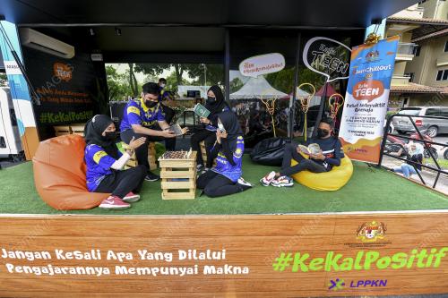 #JOMCHILLOUT@kafeTEEN