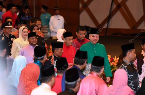 PTJ01_20112018_AGONG