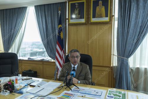 DATUK SERI DR ADHAM BABA