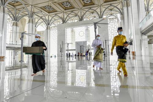 PATUH SOP SOLAT JUMAAT