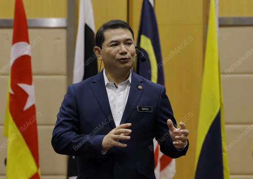 RAFIZI RAMLI