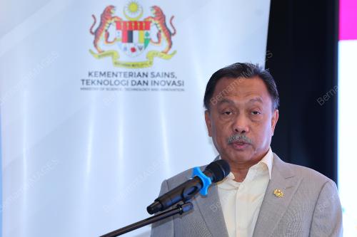 DATUK MOHAMMAD YUSOF APDAL