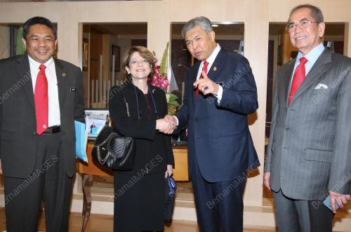 PTJ01_23022015_ZAHID-MARIA
