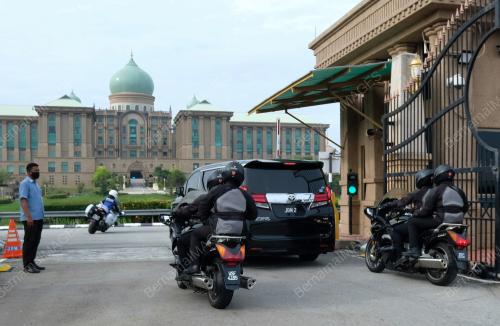 TAN SRI MUHYIDDIN YASSIN